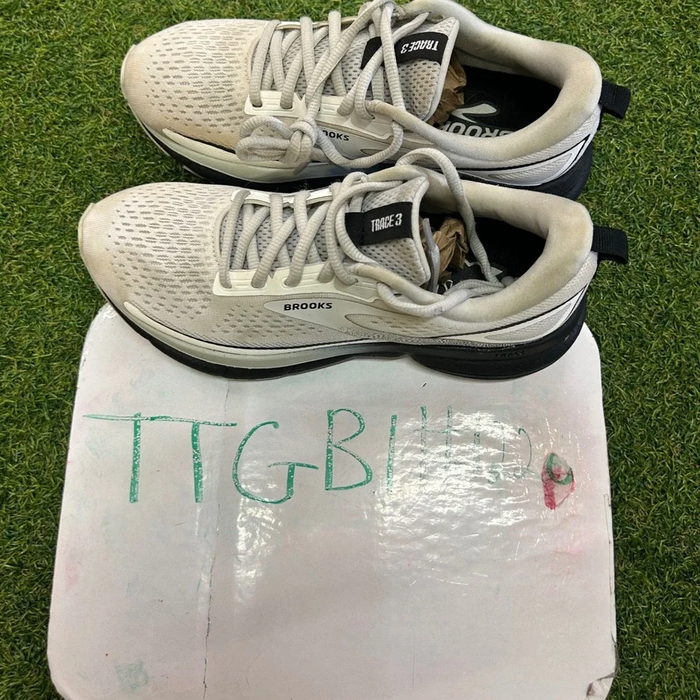 Brooks Trace 3 Womens Running Shoes White Black Grey 1204011B191 Size 6.5